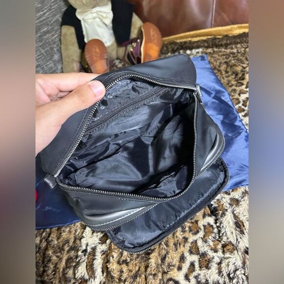 Versace Unisex Medusa Washbag/Makeup bag - Picture 3 of 12